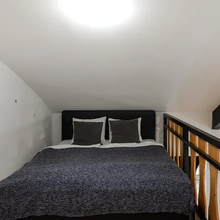Apartmán Hangulatos, Modern Apartman A Part Koezeleben Siófok